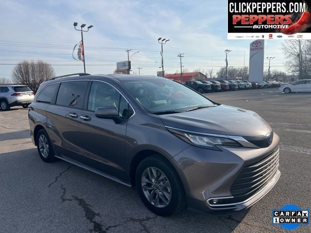 2022 Toyota Sienna XLE 8 Passenger