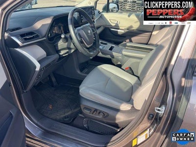 2022 Toyota Sienna XLE 8 Passenger