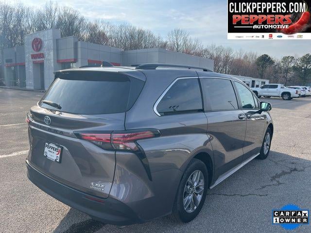 2022 Toyota Sienna XLE 8 Passenger
