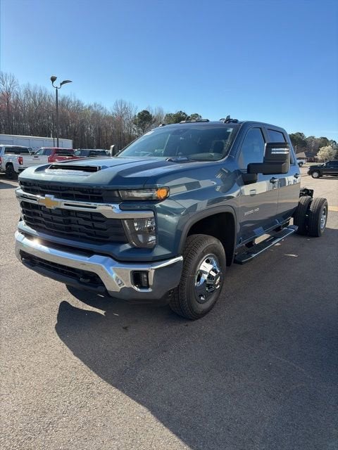 2026 Chevrolet Silverado 3500 HD Chassis Cab LT