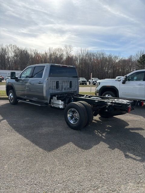 2026 GMC Sierra 3500 HD Chassis Cab SLE