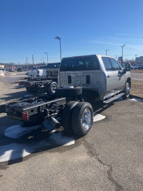 2026 GMC Sierra 3500 HD Chassis Cab SLE