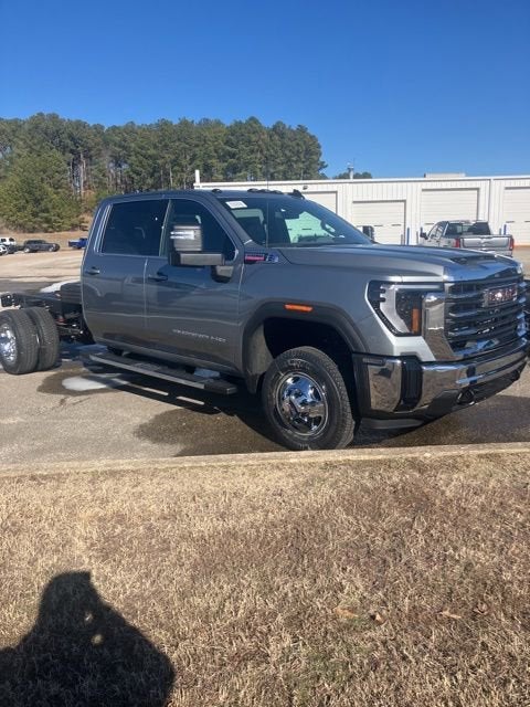 2026 GMC Sierra 3500 HD Chassis Cab SLE